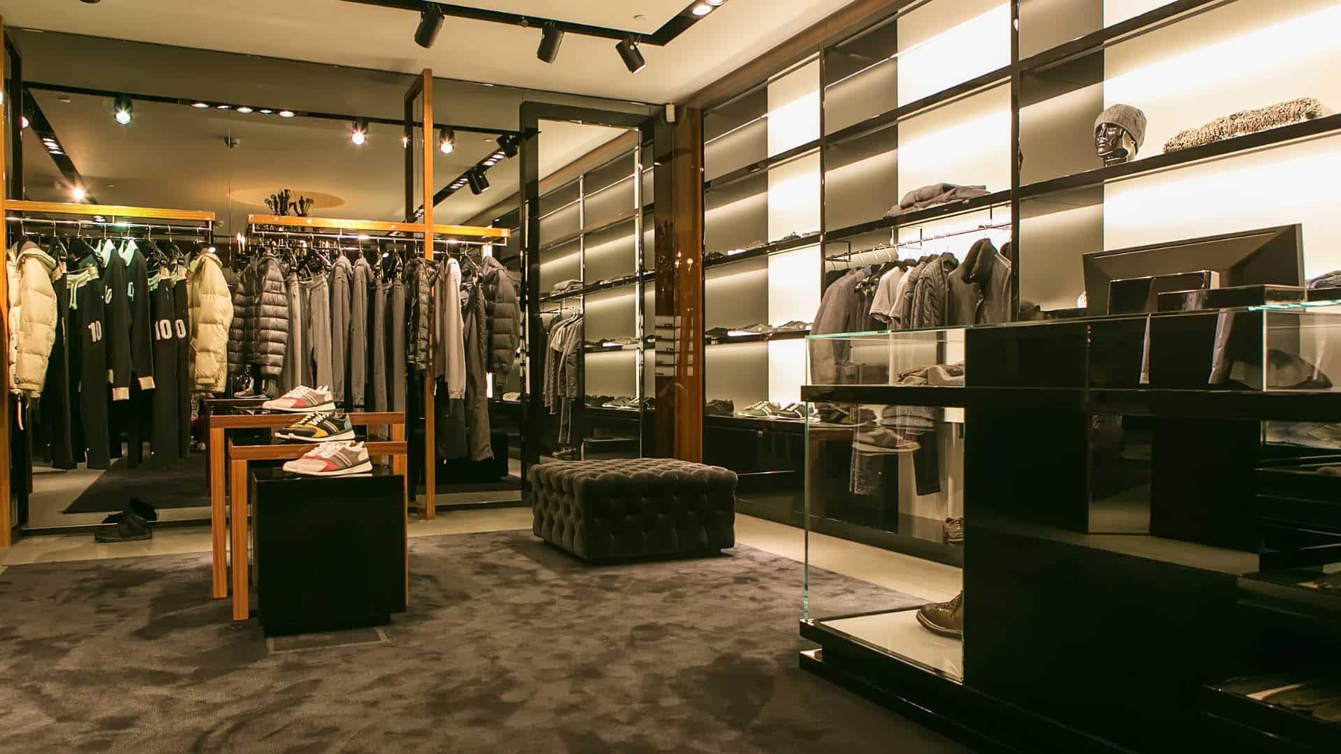 restauro negozi boutique con vestiti